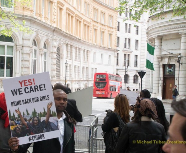 Photo - PHOTONEWS: #BringBackOurGirls Protest In Ireland, Turkey